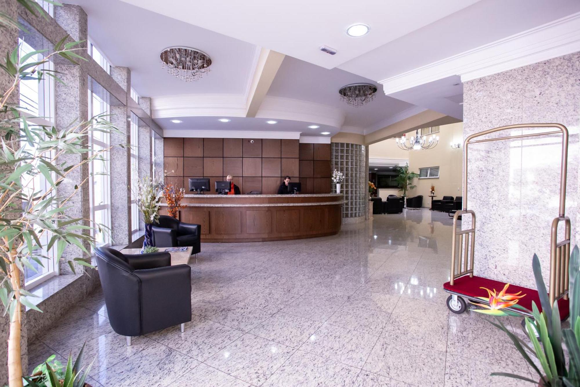 Barbur Center Hotel Ponta Grossa  Buitenkant foto